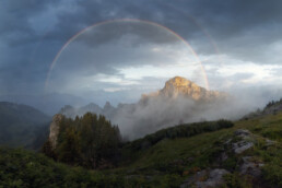 Arc-en-ciel sur les montagnes du Chablais en Haute Savoie et en Suisse